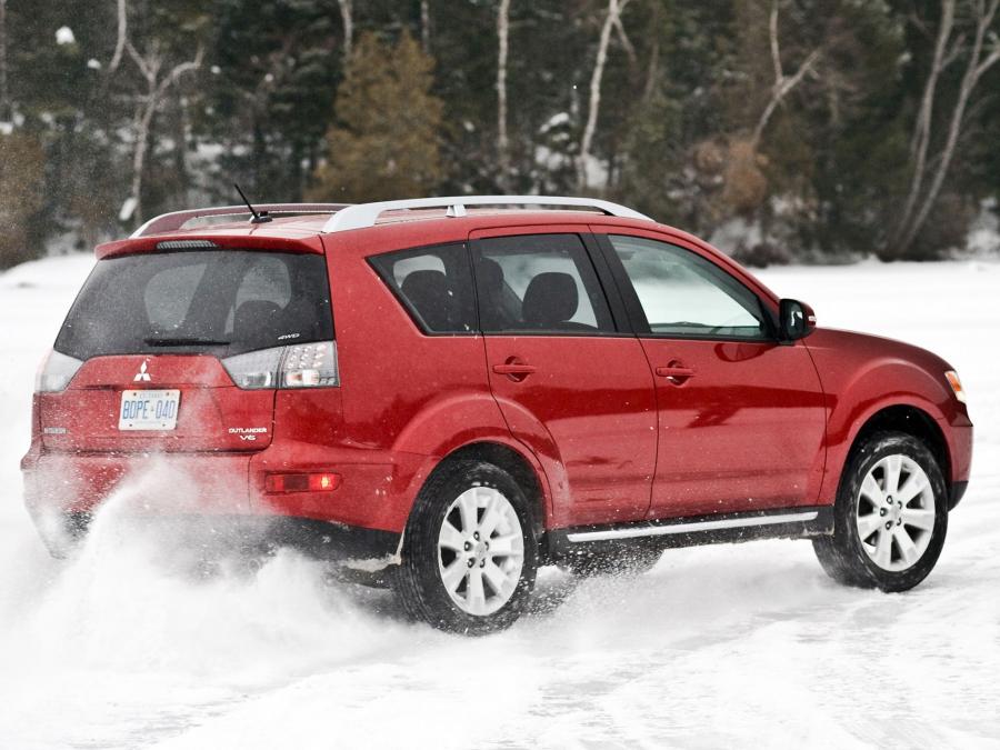  Mitsubishi Outlander 2009 года  (US) (фото 20 из 41)